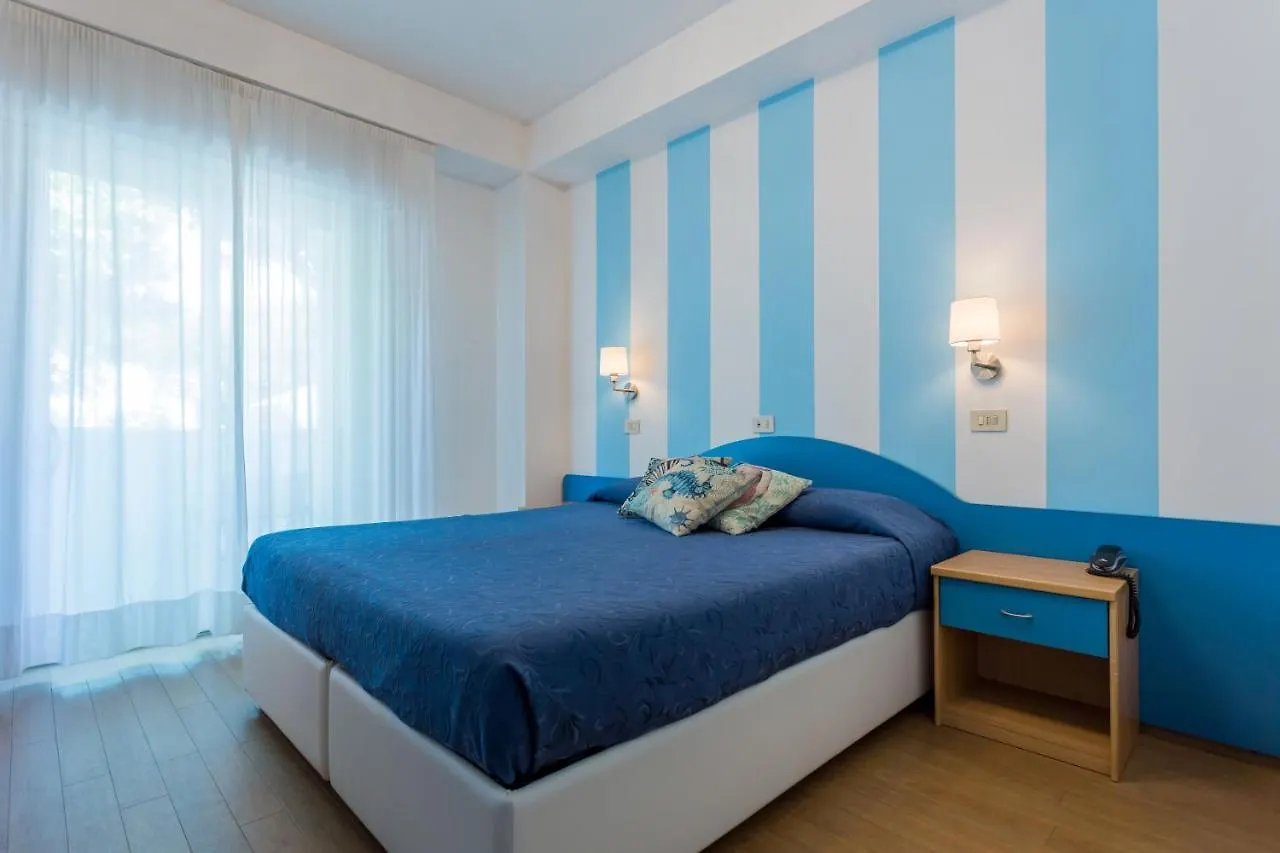 Hotel Mon Pays Riccione 3*,