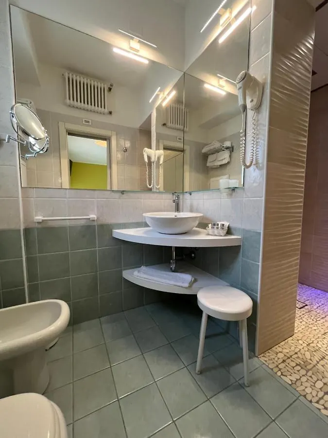 Hotel Mon Pays Riccione 3*,  Italie