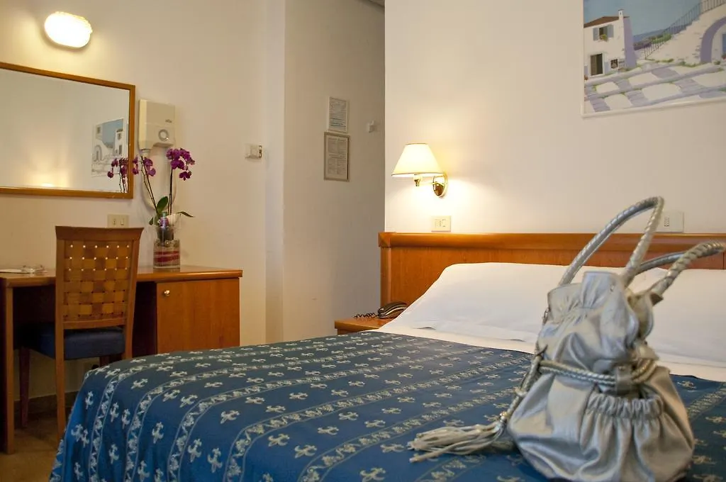 Hotel Mon Pays Riccione 3*,  Italie